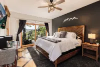 Mountain Views, Game Room, Firepit and Hot Tub in Bryson City