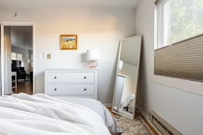 U District UW 2 Bedroom Suite Hotels in University District