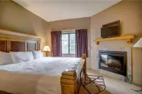 2BR/2BA Chula Vista Condo w/FREE Water Park Passes Các khách sạn gần Wisconsin Dells Amtrak Station