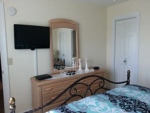 Just Steps From the Beach! No need to pay to park..