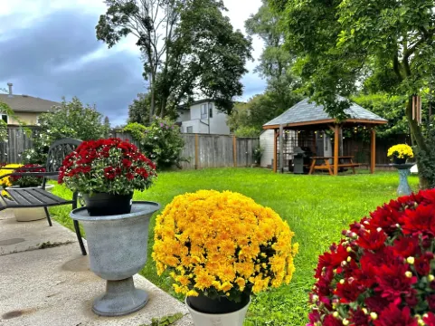 Four-seasons Serenity In The Heart of Oakville Close to Lake Ontario