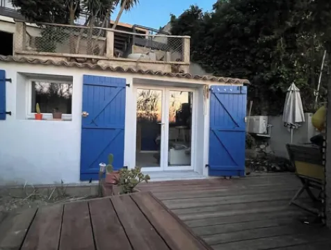 Cosy Tiny House with terrace and pond view