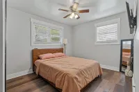 The Onyx & Oak Retreat Nestled in the Heart of Jonesboro!