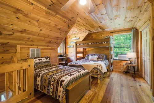 Creekside Cabin Retreat - Hot Tub, Fire Pit, Near Lost River WV