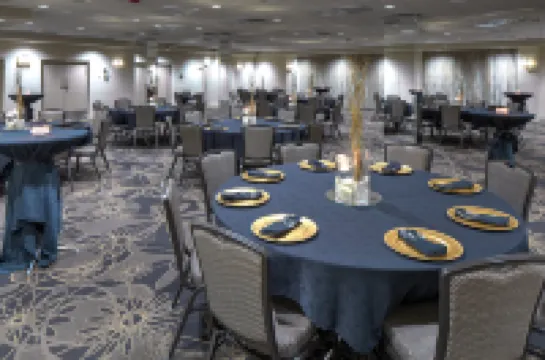 ดับเบิลทรี บาย ฮิลตัน แมดิสันดาวน์ทาวน์