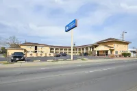 Americas Deluxe Inn- Marysville Hotels near Walmart Garden Center