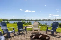 Herons Perch: Peaceful Lakefront Cottage in Shipshewana close to all the fun! Hotels in Newbury Township