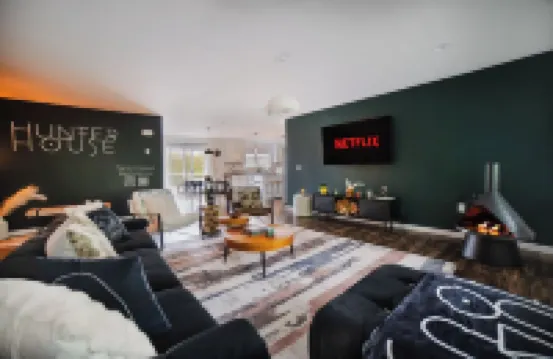 20 Acre Luxe Family Getaway with Hot Tub, Game Room Hotels in Neversink