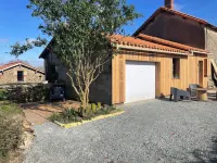 Lakeside country house. 25 min from puy du fou. Nature and calm Hotels near Etoile Verte Basket