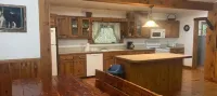 Cozy 3-bedroom cabin off the grid in the Smokey mountains with WiFi, AC