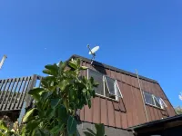 Spacious large sun drenched house, with Sea & bush views, 20 mins walk to town.