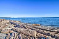 Unique Camano Cabin w/ Mountain + Water Views - Beach