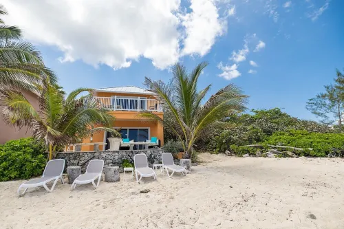 Charming 3-bedroom villa with 2 King size beds on Beautiful North Side