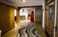 Spacious 6-person gîte in Kaysersberg 케제르베르 호텔