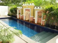 Emerald Hotel Hotels near ALANGKARN