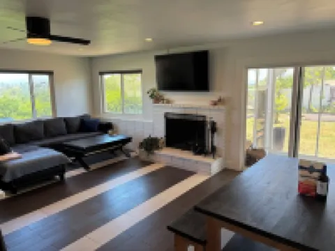 Fallbrook Oasis - Family and dog retreat