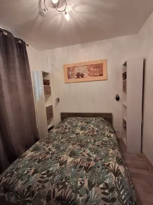 Small country house in town Hôtels à : Riorges