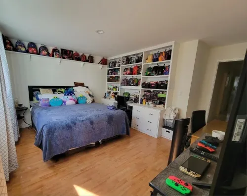 Remodeled 4-bedrooms house w/ AC and WiFi in one of the Prestige areas of Downey