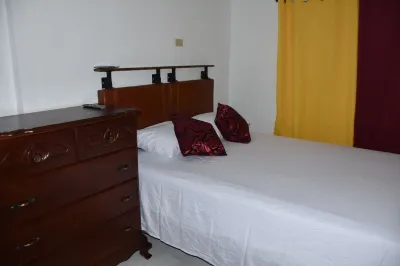 Charming 2-bedroom house with AC, WiFi in enchanting Port Antonio, Portland のホテル