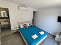 Quiet 79m2 Apartment by the Sea with Garden and Communal Pool - 民宿