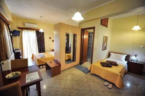 Quiet luxury beachfront Suites in Kalo Nero Beach with spectacular ocean views Hôtels à : Triphylie