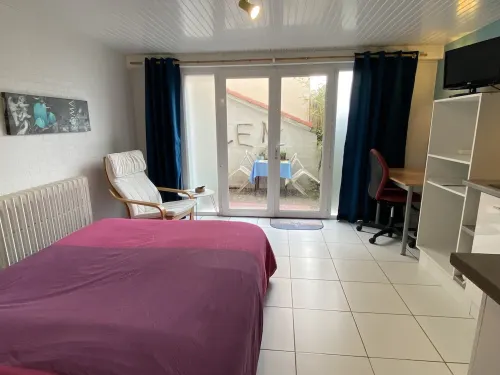 Beau Studio Accès Indépendant Dans Maison Hotels in Bouguenais