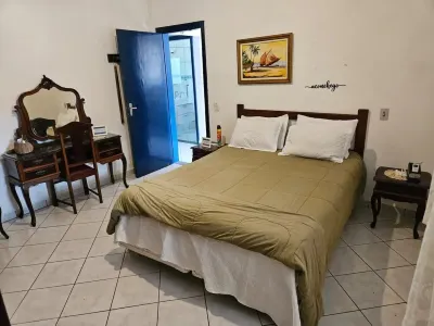 Large and cozy house 100m from Boracéia Beach, barbecue and pets allowed. Hotels near Praia de Boraceia