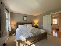 Saratoga Springs Access Point House Hotels in Wilton