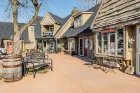 Cozy Loft on Main over Ooey Gooey Cafe