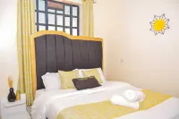 Cozy and Fully furnished apartment, with stunning views of the lakeside.