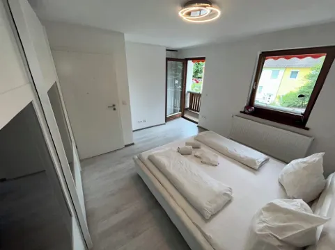 Cozy terraced house for up to 8 people1 minute from the trade fair