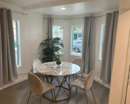 Gorgeous 2 bedroom 2 bath Near SoFI サウス・ゲートのホテル