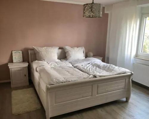 Schön gelegene Ferien-/Pendlerwohnung nahe Rothaarsteig mit guter Anbindung Hotels in Haiger