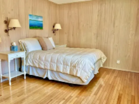 Delightful 4-bedroom house with VIEW in Montauk! LOCATION, LOCATION, LOCATION!!!