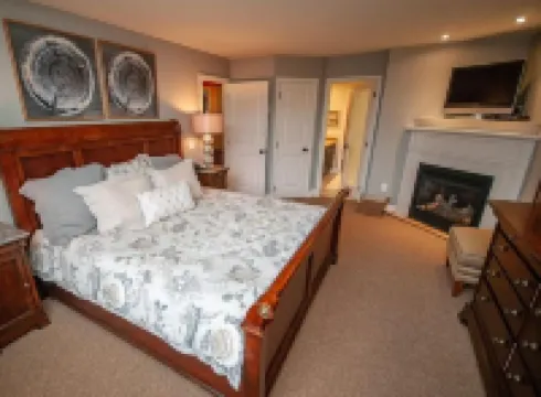Beautiful Villa at Port Carling, Ontario - PET friendly