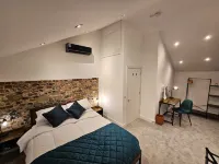 Superior 1 Bed Apartment Amesbury Town Centre, Stonehenge Hotels in Amesbury