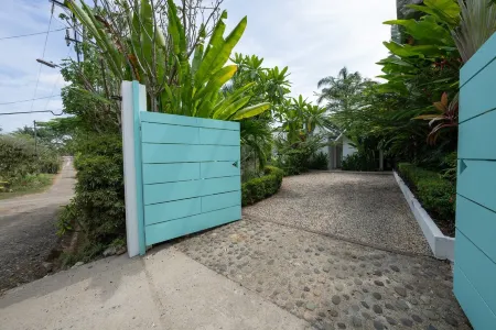 Ocean Gardens: Private Retreat, Private Pool & BBQ