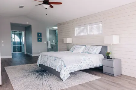 Luxurious Large Home on Gulf of Mexico w/Private 30' Dock