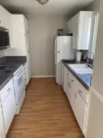 2-bedroom condo in Santa Clarita with WiFi, AC.