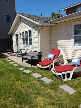 Cozy 2 bed, 1 full bath private cottage, 10 min. walk to Wildwood beach & boards