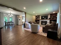 Charming 3-bedroom Country Cottage in Beautiful Brownsburg, IN! Hotels in Lincoln Township