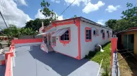 Family Reunions Holiday 4 Bedrooms, 5 Beds Rentals in St Thomas,jamaica فنادق في 