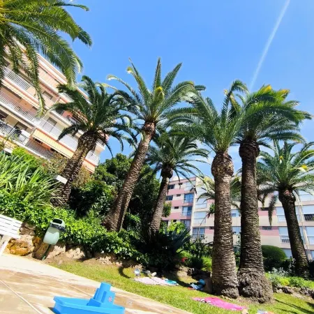 Home2Sea - Studio Cabin, Pool, Garden, 2 Adults + 3 Children