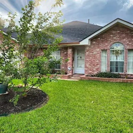 Lovely 4-bedroom house with AC in Round Rock