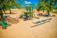 Lake Travis Resort-Style Amenities + Game Room! Welcome to Point Venture, TX