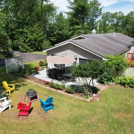 Catskills Getaway: 3BR Retreat w/ Media Room, Near Casino, Bethel Woods & More!