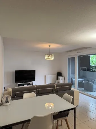 Apartment bedroom + sofa bed