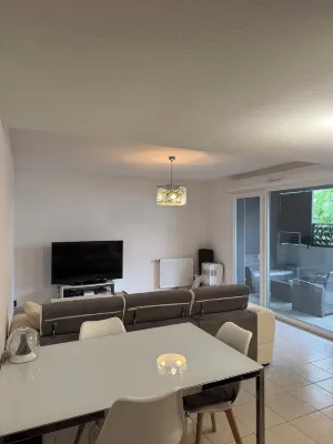 Apartment bedroom + sofa bed