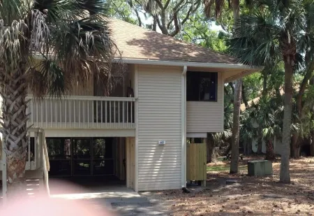 Quiet and relaxing 3-bedroom getaway with AC in Edisto Island