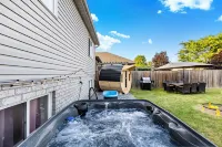 Niagara Retreat|HotTub|Sauna|Games|15 Min to Falls